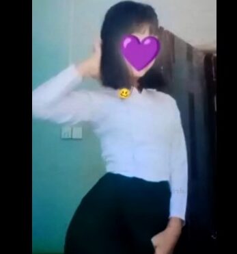 မြန်မာကျောင်းသူလေးရဲ့ အမိုက်စားစောက်ဖုတ်